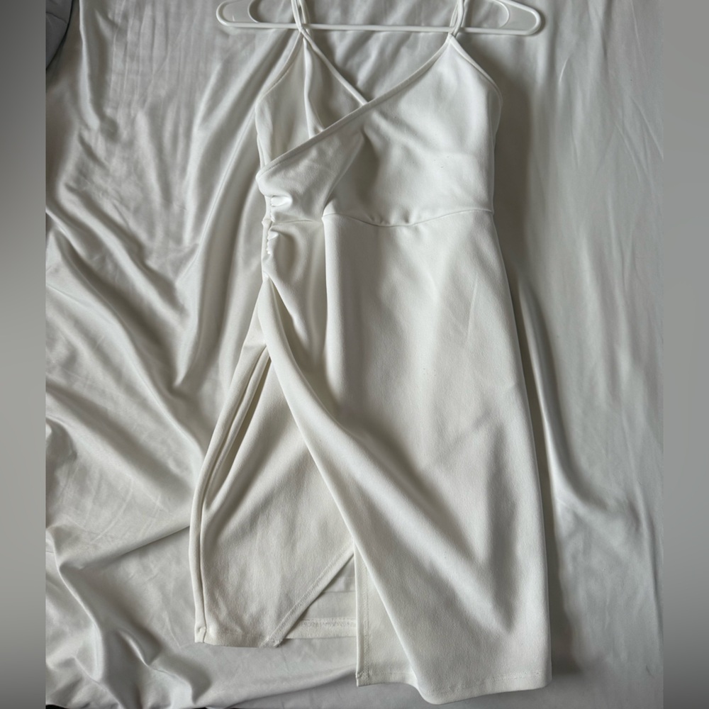 Forever 21 Cream Sleeveless Dress